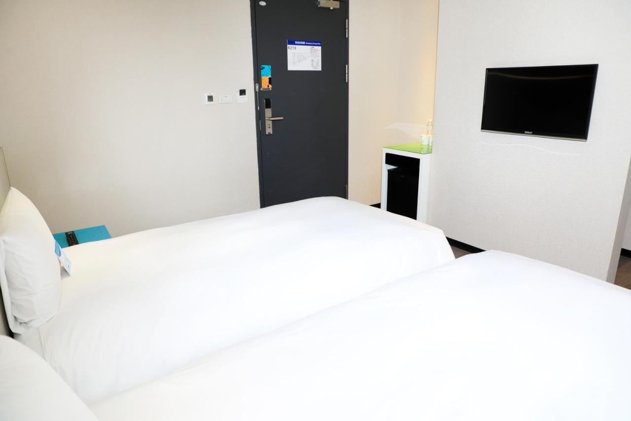 Wholesome Hotel Тайбей Екстер'єр фото