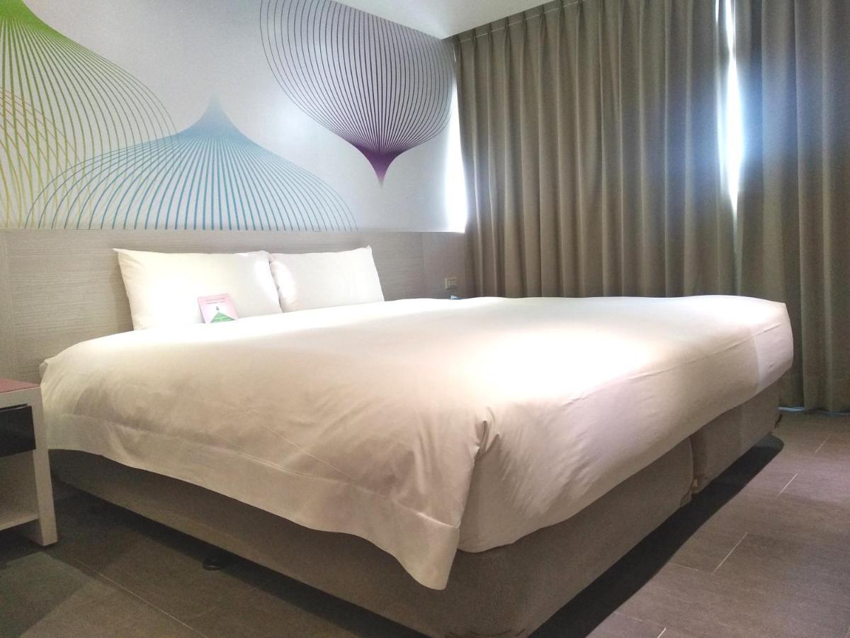Wholesome Hotel Тайбей Екстер'єр фото